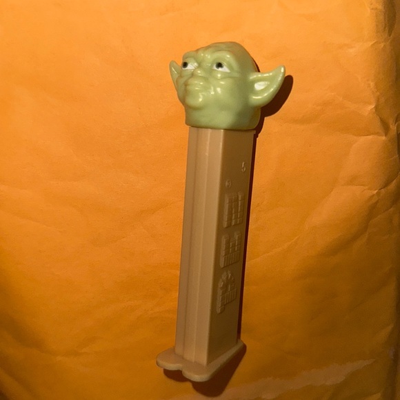 Vintage 1997 Yoda Pez Dispenser Star Wars - Picture 1 of 6